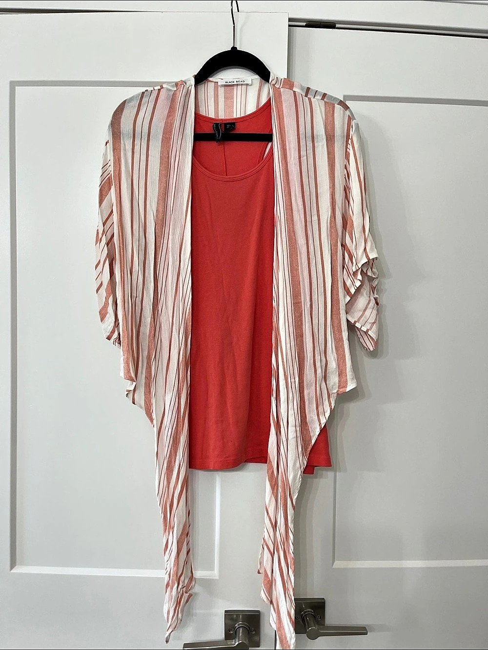 Black Bead Striped Layered Tank Top in coral& White Size Medium Like New